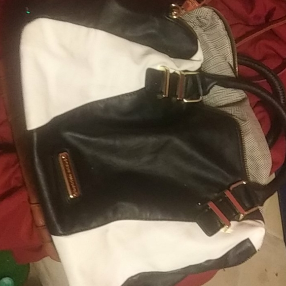 Purses - Picture 4 of 7